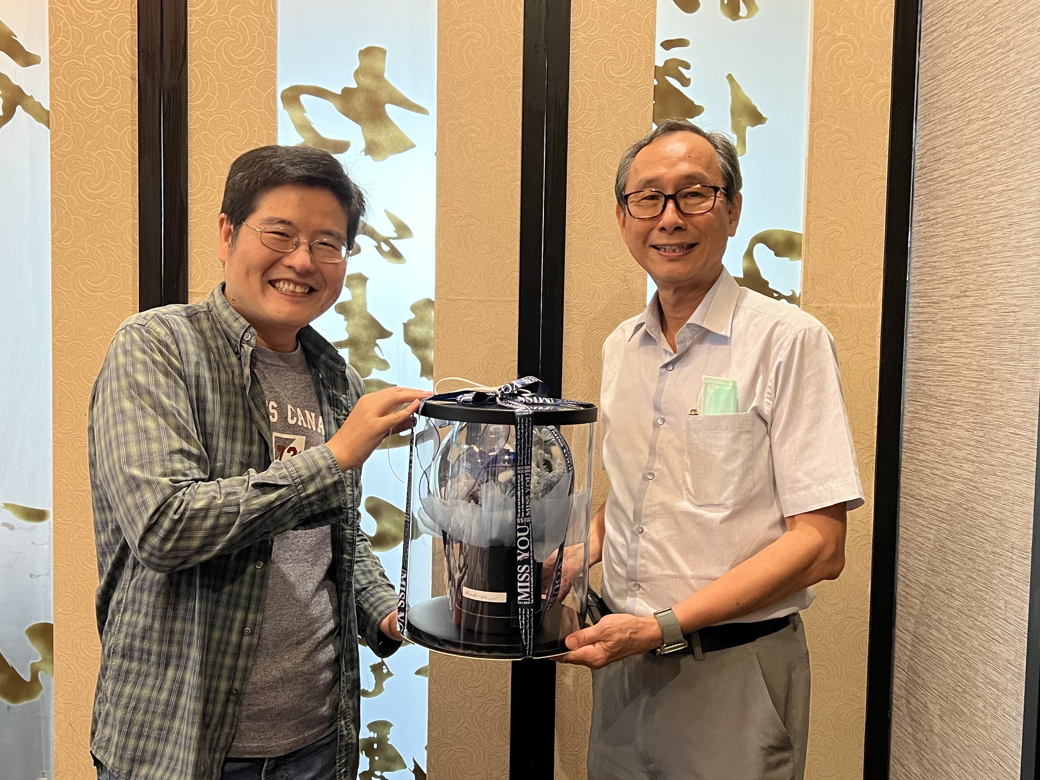 贈送楊瑞成教授榮退永生花